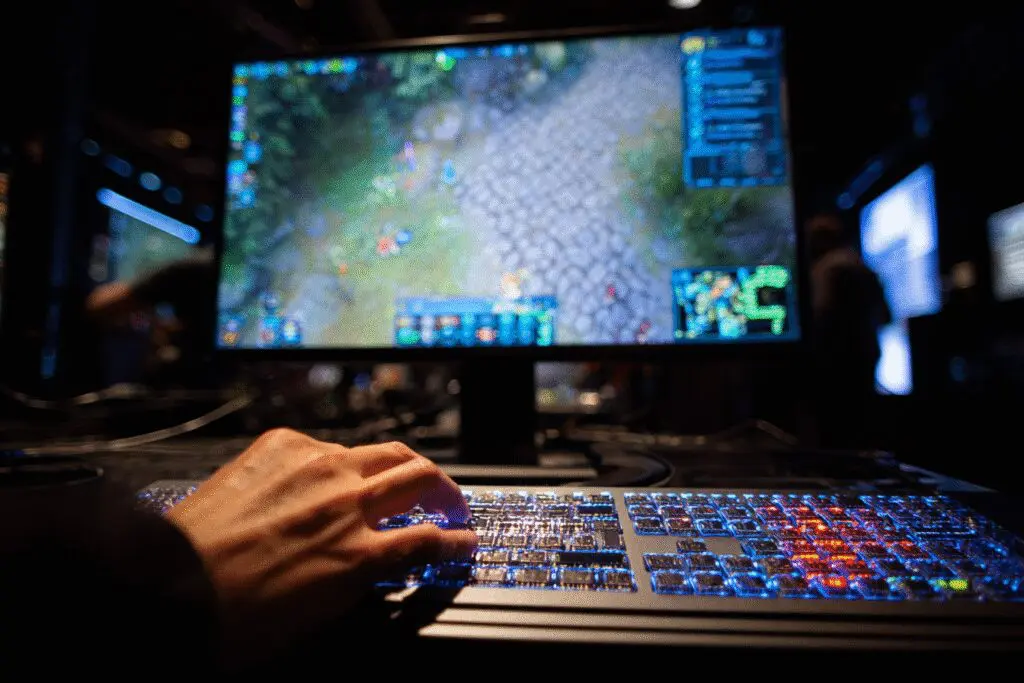 An FPS counter increasing as more RAM is added explaining what does RAM do for gaming An FPS counter increasing as more RAM is added explaining what does RAM do for gaming